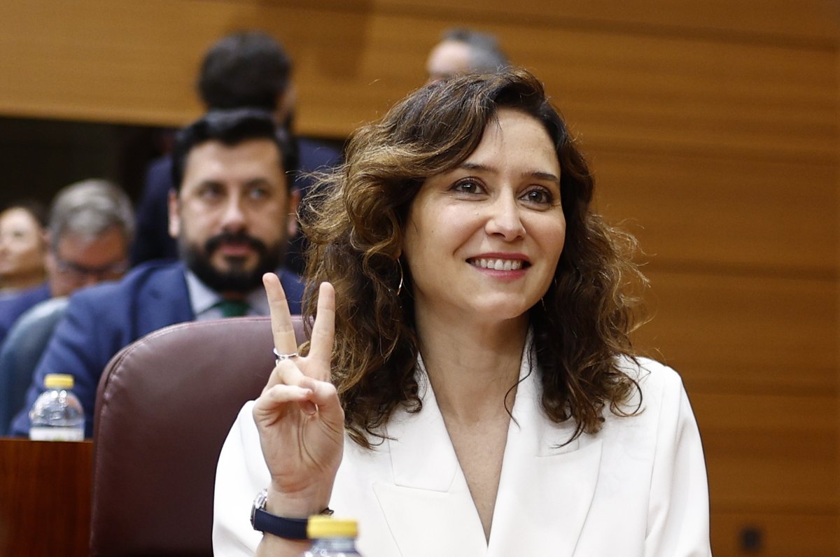 DÍAZ AYUSO, REINA DE LA MALICIA ABSOLUTA

Díaz Ayuso es un ejemplo de ese terrorismo que -según ella- te permite gobernar. Después de denegar auxilio a 7.291 personas durante la pandemia y precipitar su muerte en condiciones indignas, obtuvo mayoría absoluta. Díaz Ayuso y
