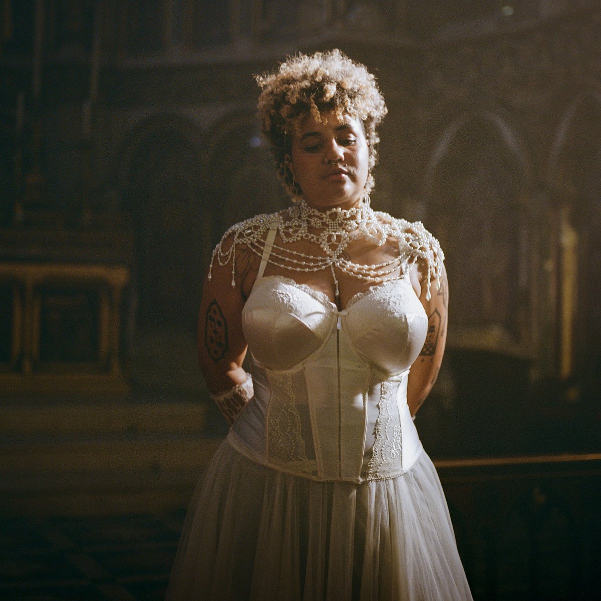 "The most gorgeous sanctuary feels like the right place to be vulnerable..."

<a href="/rutimusic/">Ruti</a> unveils her 'Lungs' EP in full, an assemblage of resonant vocals, string-laden showpieces and spectral acoustics - 

clashmusic.com/news/ruti-unve…