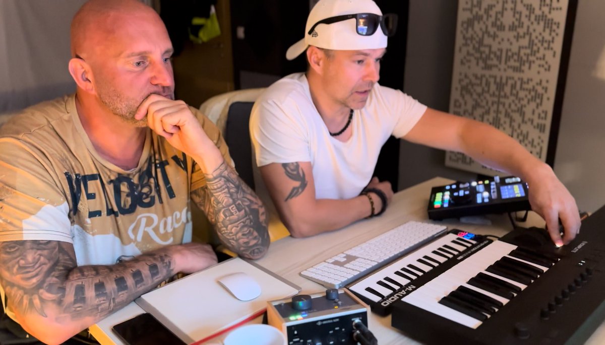 mm2be_official's tweet image. DJ Tragik &amp;amp; #MM2BE @work 😉🫶♥️

Spotify: open.spotify.com/artist/4Pt9hPI…