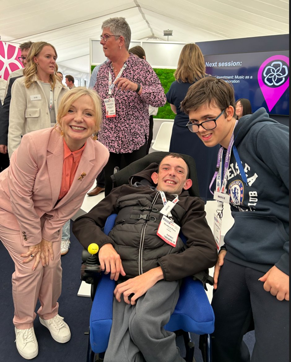 East SILC (@eastsilc) on Twitter photo Pupils from Brigshaw went to the Royal Armouries yesterday for the Mass Transit youth voice session, they answered questions and gave their views on the stage from <a href="/TracyBrabin/">Tracy Brabin WY 🌹</a> the Mayor of West Yorkshire. Pupils from Brigshaw went to the Royal Armouries yesterday for the Mass Transit youth voice session, they answered questions and gave their views on the stage from <a href="/TracyBrabin/">Tracy Brabin WY 🌹</a> the Mayor of West Yorkshire.