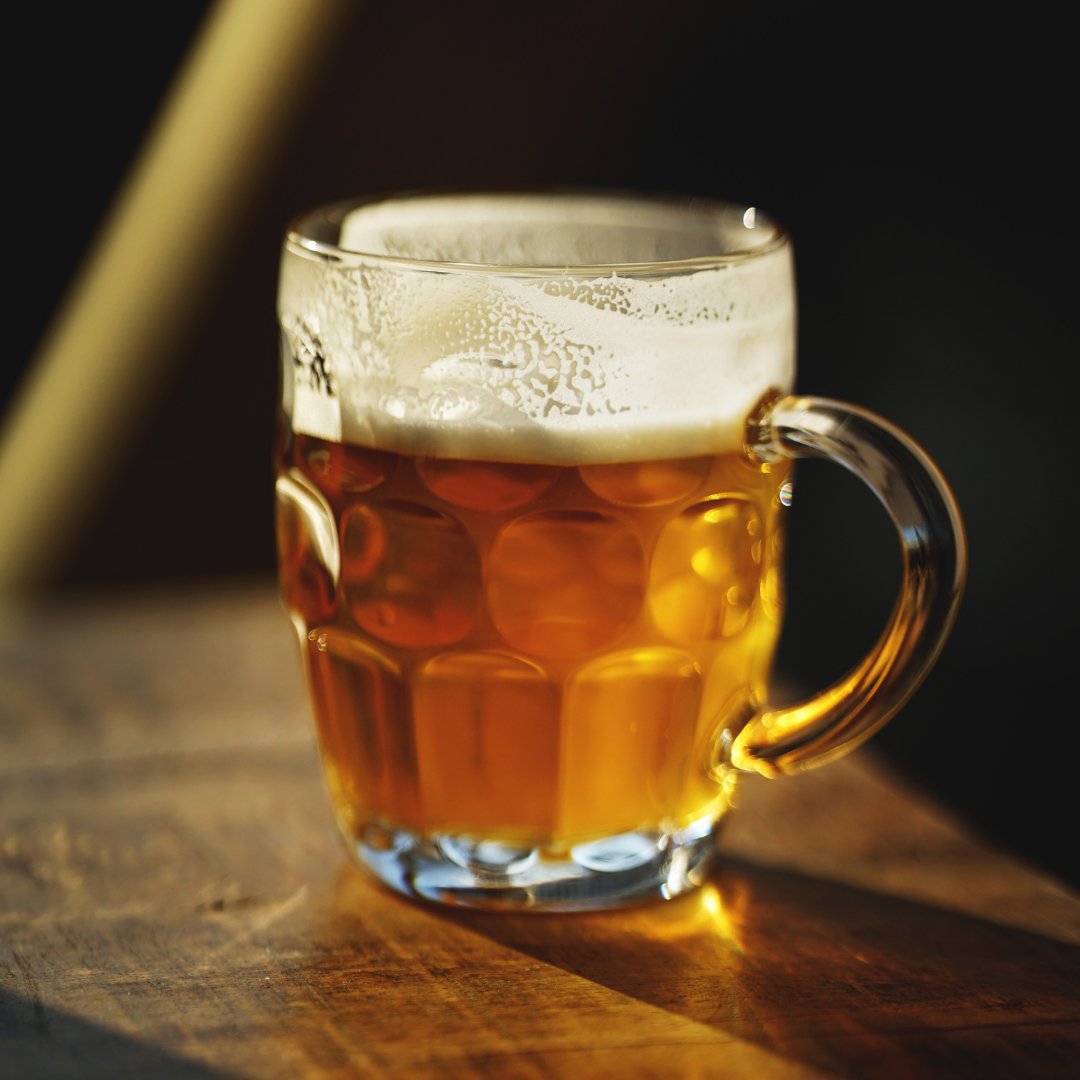 🍺 Commenting on the research published by @CTSI_UK which found that over two thirds (70%) of beer and wine is short measured, read a statement from CAMRA chairman Nik Antona on @WBOnline_ 👉 Read here: ow.ly/ttPq50RTRjJ 📷 @totalcurtis