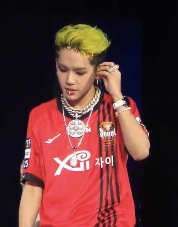 plus his sexy lip ring as cherry on top!