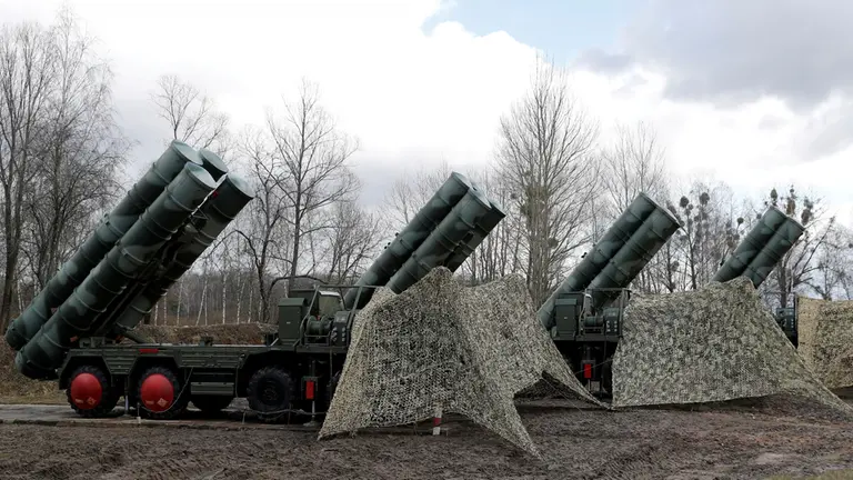 The M39 Block I version of ATACMS are introduced in 1991. It is basically technology from 1980s and has been decommissioned by the US military. The Russian S-400 'Triumf' is Russia most advanced air defense system. It has been introduced in 2007 and received constant upgrades