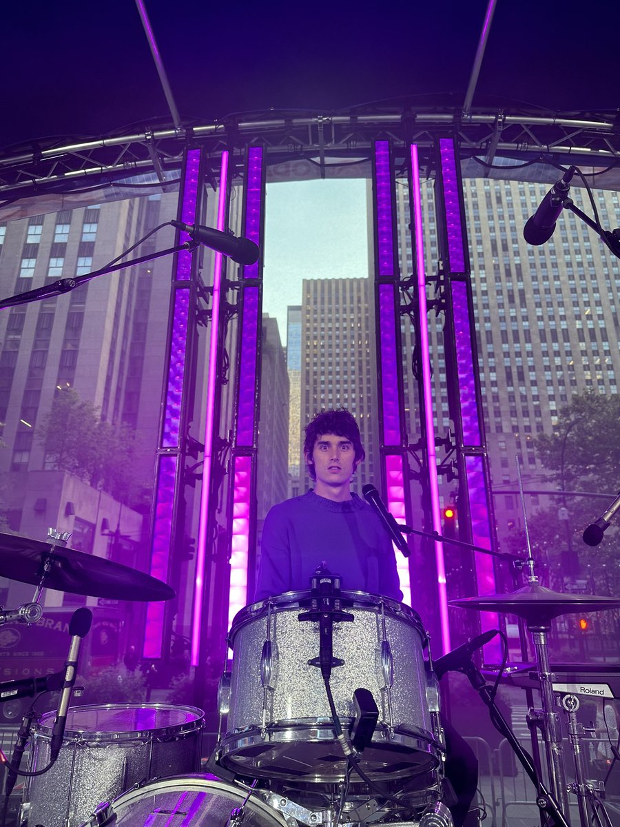 wallowsmusic's tweet image. GOOD MORNING! Tune in to @nbc at 8am ET/PT to watch us perform some songs from Model live on the @TODAYshow. ☀️