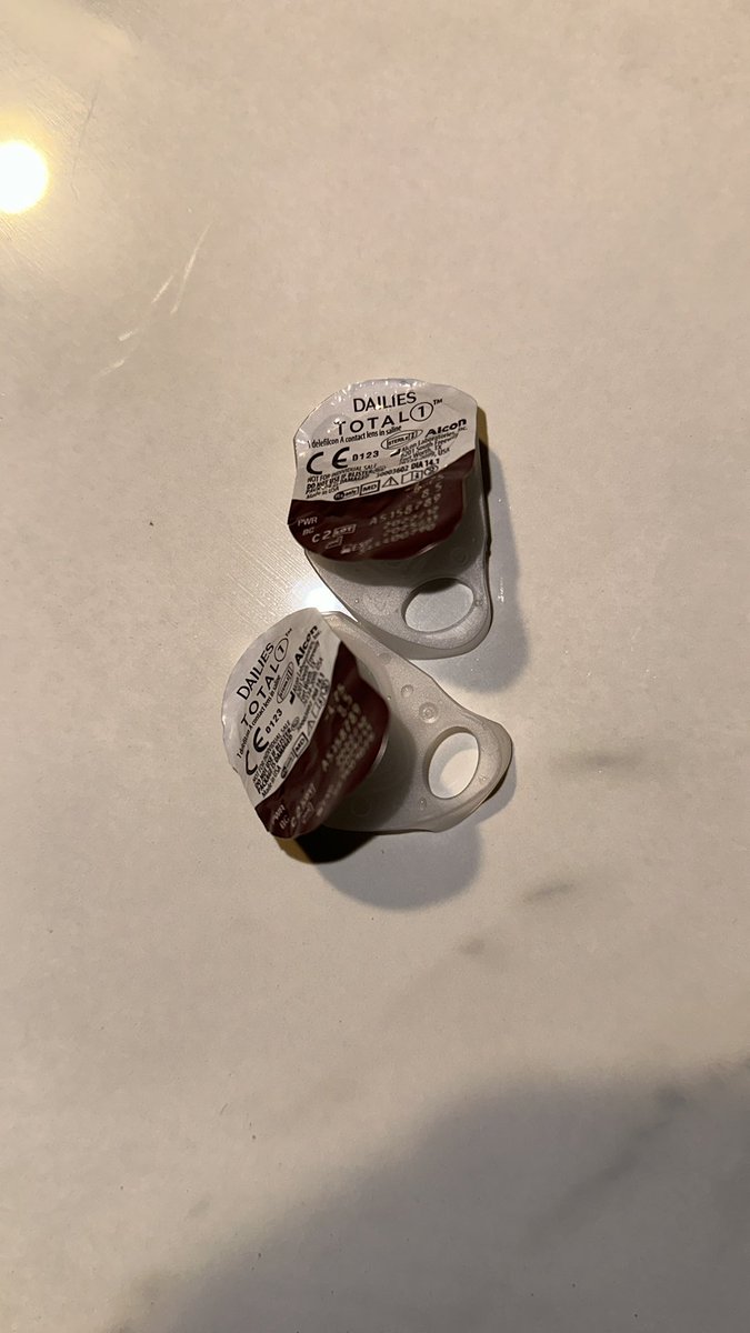 tjkerahs's tweet photo. @SeeAlconScience @DAILIESTOTAL1 
Love these contacts. Super comfortable. But, because they are insanely expensive I don’t expect any folded, creased or damaged lenses. Two in one week!  Come on man… https://t.co/3UDFO9uPo9