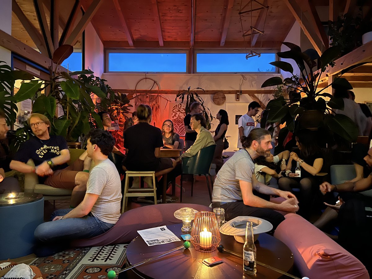 This week, <a href="/Fisher_Charlie/">Charlie Fisher</a> and I hosted a <a href="/cabindotcity/">Cabin</a>'s Supper Club at @MoosResearch in Berlin during <a href="/BerBlockWeek/">Berlin Blockchain Week 🐻➡️ June 7-22, 2025</a>

It was a banger! Vibes were on point and the vegan food cooked by <a href="/eva__ginger/">Eva</a>, was impeccable ❤️