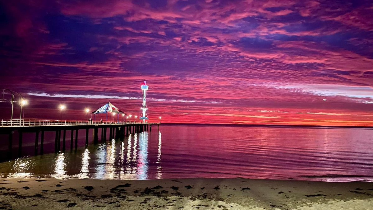 Did you witness tonight’s special sunset? 7NEWS viewer Sue Norman captured each stage of the sun setting over the jetty at Brighton. Join our weather group: 7news.link/7NEWSweather #7NEWS