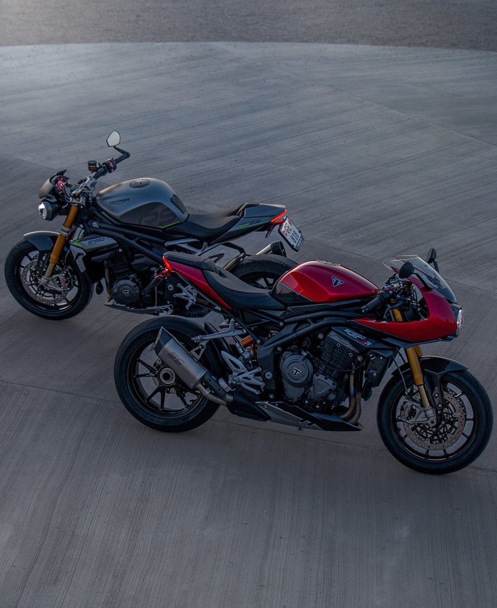 The need for Speed 🏁
 
Which would you ride?
 
📸 fastsampic

#ForTheRide #TriumphMotorcycles #SpeedTriple1200RS #SpeedTriple1200RR