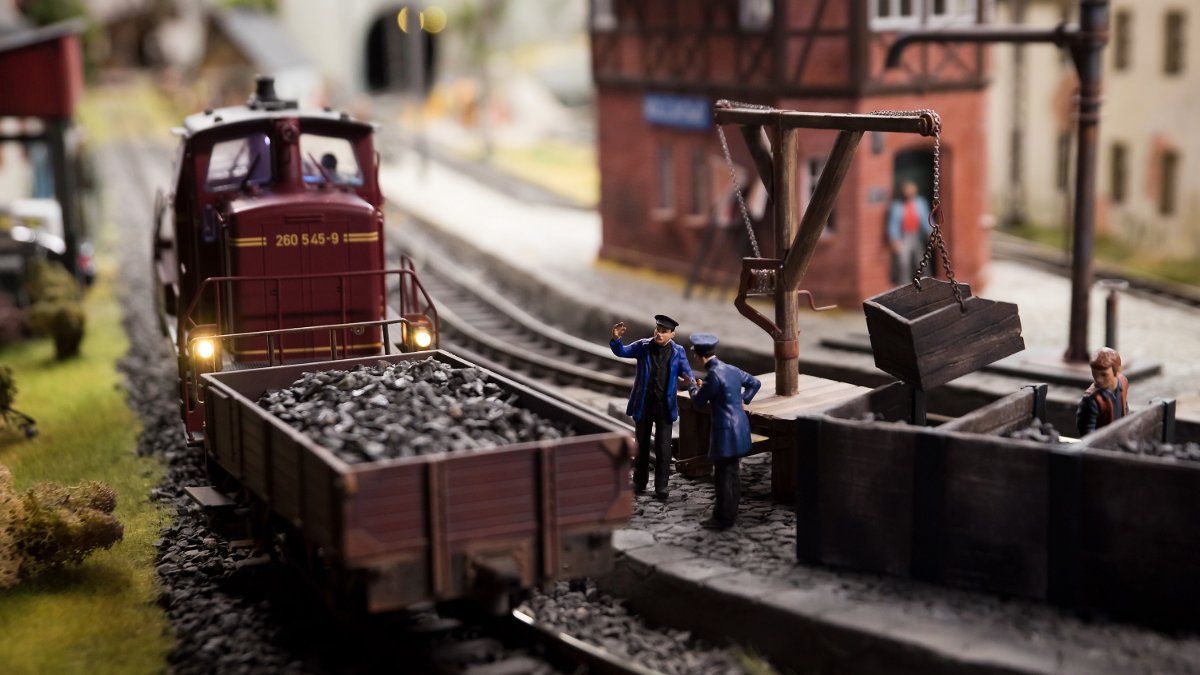 We're looking for local model railway groups interested in displaying at our Model Rail Show at @SummerleeMuseum on Saturday 15 and Sunday 16 June. For more information, please call us on 01236 638460 or email museums@northlan.gov.uk. #ModelRailShow #SummerleeMuseum