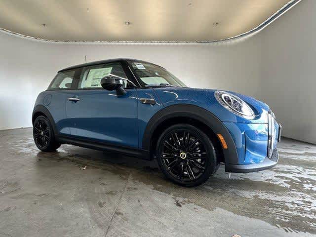 LectriumEVs's tweet photo. Meet the MINI Hardtop 2 Door Cooper SE 2024

✅Brand New
✅Range of 114 mi
✅181hp
✅$27,185 - after potential saving
✅In Oregon

https://t.co/abd4UmkcNK

#MINI #CooperSE
@lectrium https://t.co/PueEXk30dg