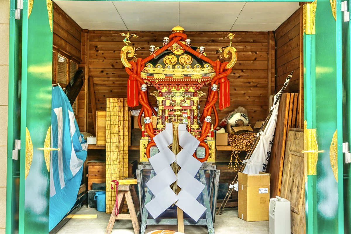 石濱神社(石浜神社)。荒川区南千住。南千住・橋場の鎮守。令和6年は御鎮座1300年。本日5月24日-26日が御鎮座1300年奉祝大祭。26日は神幸祭で群馬県下仁田町に譲渡されていた山車が118年ぶりに里帰り。数量限定で「御鎮座1300年特別御朱印」を授与。(画像右)明治時代の朱印を復刻。#御朱印 #限定御朱印