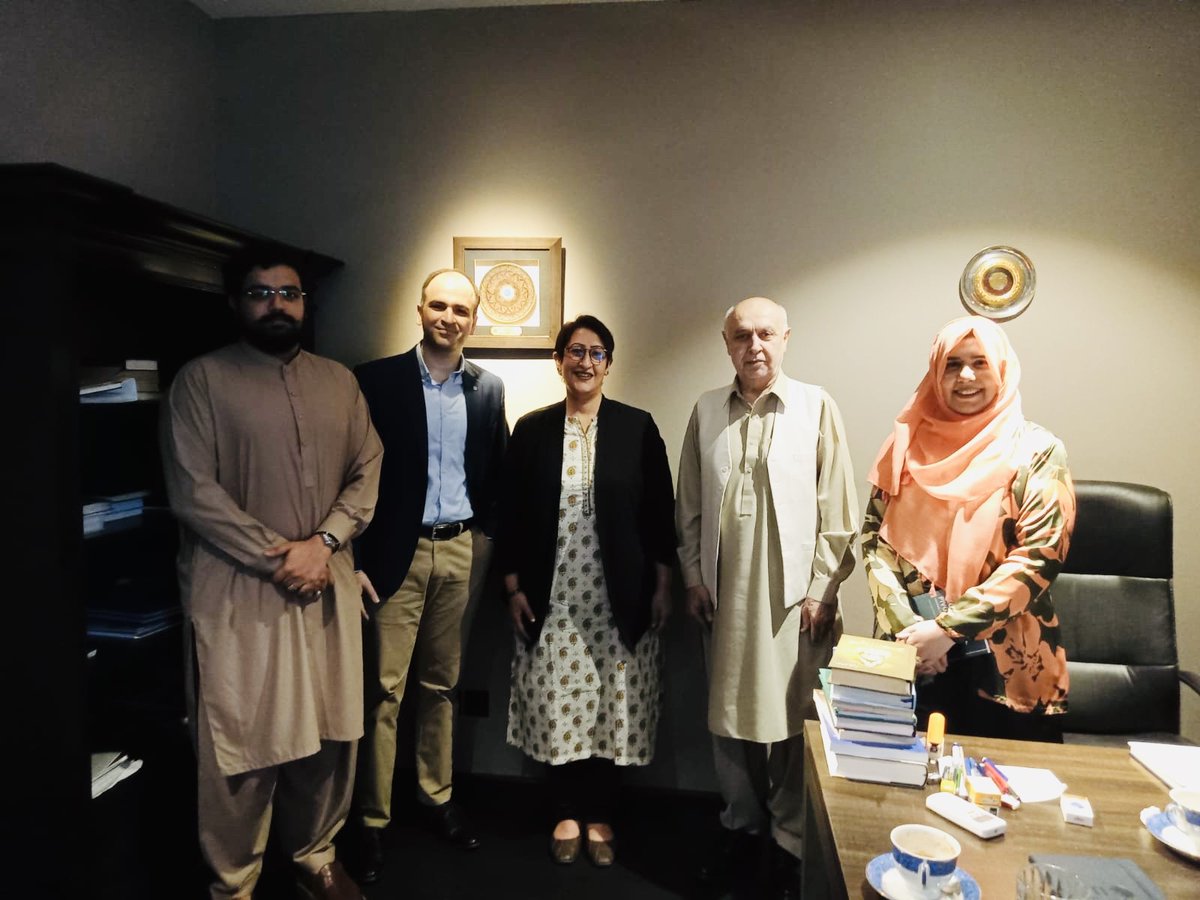 Rabs_AA's tweet photo. #LAACA Had the pleasure of meeting Lt. Gen Javed Hassan (Retd), Chief Adviser to the President, @UMTOfficial Dr. Aisha Azhar, HoD School of Governance and Society, UMT, and Dr. Ahmad Ali Gul, Director, Center for Disaster Management, School of Governance and Society, UMT. Great work already happening on climate change related research at UMT. Grateful for their positive response in joining UOL's LAACA Initiative. Looking forward to hosting all universities at UOL to form this academic alliance for climate action. Watch this space 🇵🇰