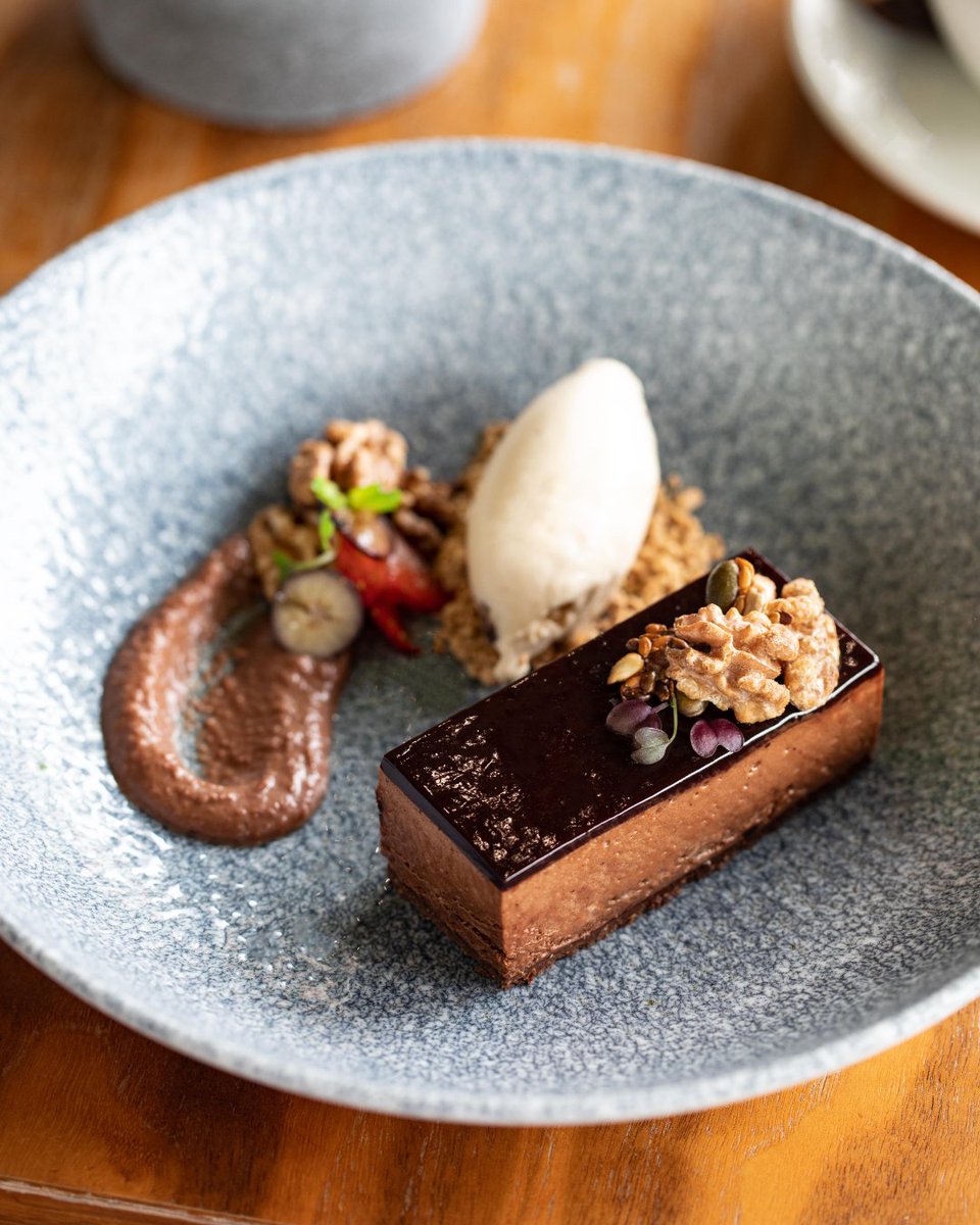 Indulge your sweet tooth with our delectable desserts at The New Yorker Bar & Restaurant! 🍰 Book Your Table online 👉 loom.ly/hO14a1Q #Desserts #TheNewYorker #Dining #Cork