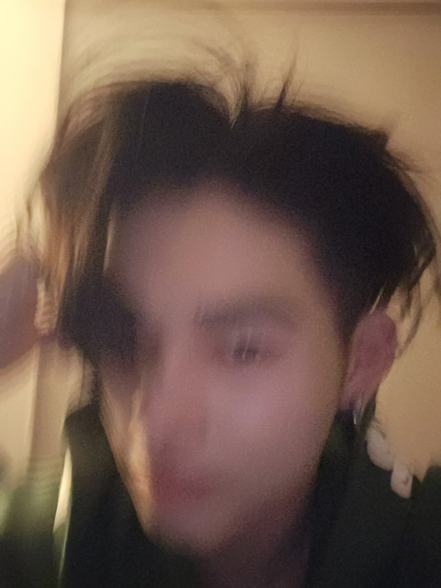 [240524] NI-KI Weverse Güncellemesi Böyle bir fotoğraf çekmek de zor iş #ENHYPEN #NI_KI @ENHYPEN_members cr: enhypenweverse