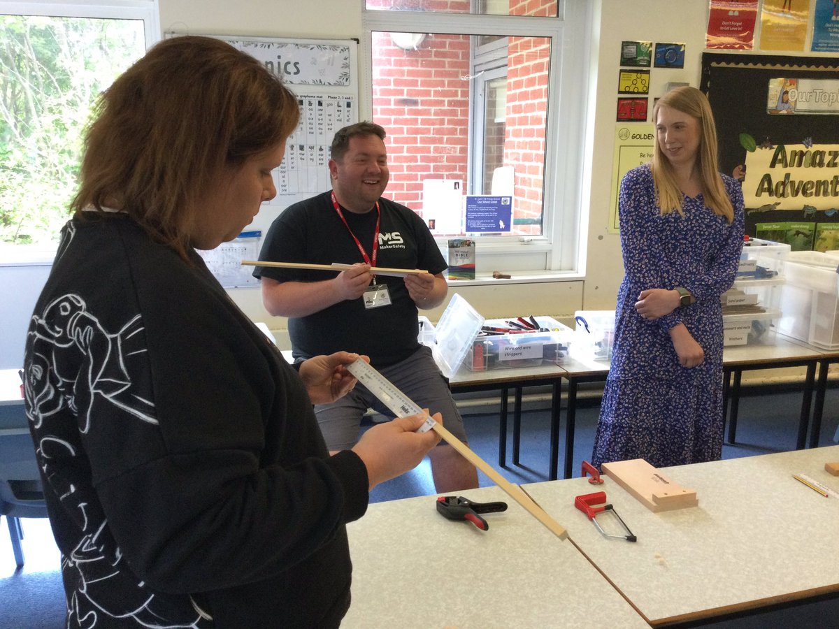 stlukesschoolsw's tweet image. Great fun on our INSET day with @DTassoc and @MakerSafety reviewing and practising how we use tools safely in Design and Technology! #hacksaws #bench hooks 🪚🔨📏