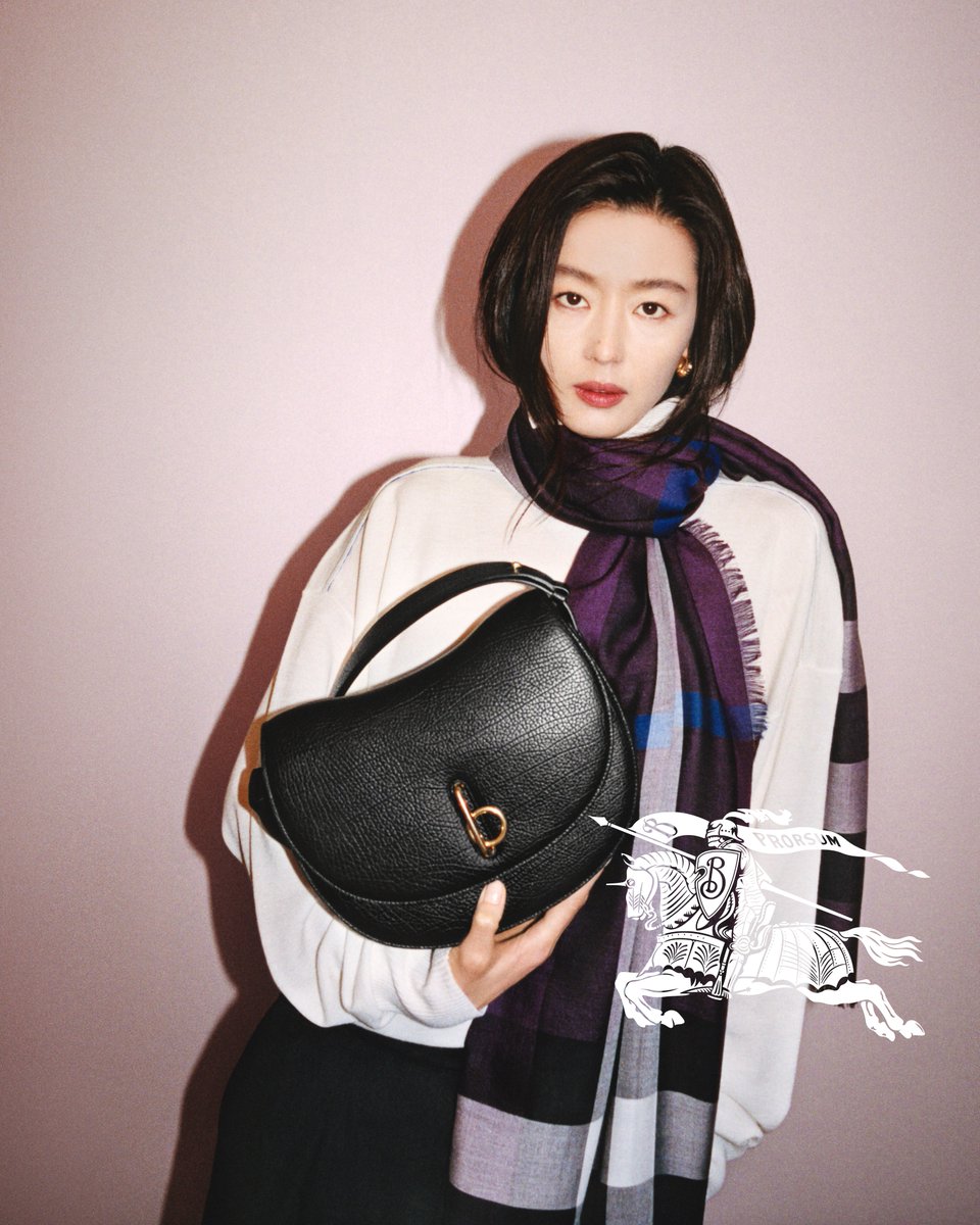 Jun Ji-Hyun with the Rocking Horse bag

#Burberry

brby.co/PqaddH