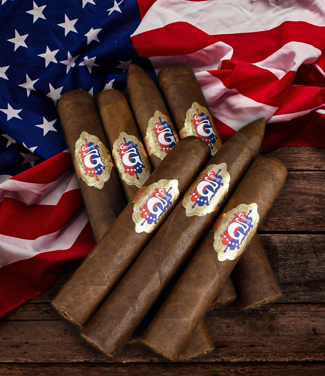 cigarpage's tweet photo. New blend. Old glory. 💨 #america #graycliff #cigarworld #cigarians #botl #cigarnation #cigaraficionado #cigarpage https://t.co/wm8It3XYHy