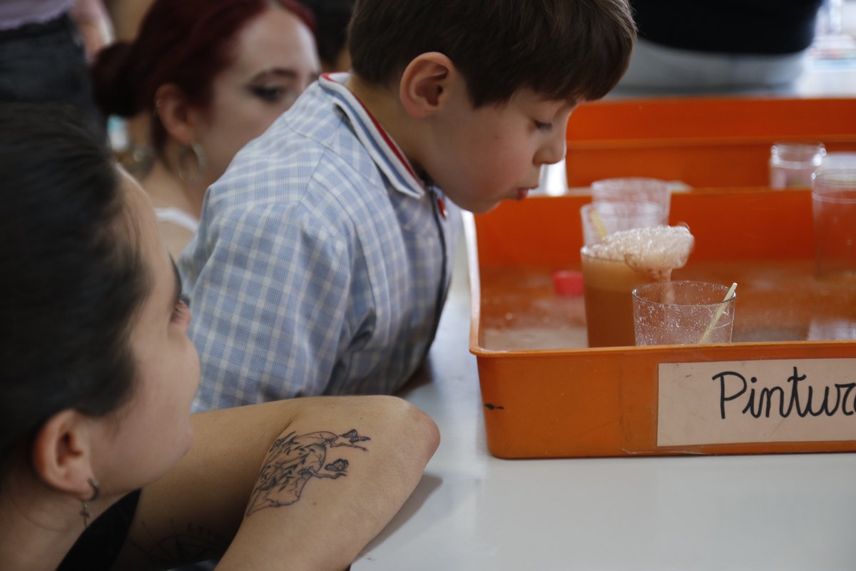 ¡Los estudiantes de Educación Infantil aplican sus conocimientos trabajando con los niños del colegio! 🌟 La actividad final del módulo de Juego transforma el aula en rincones temáticos.🎨🔬🎭 ¡Teoría y práctica se unen para una educación integral! #montessori #educacioninfantil