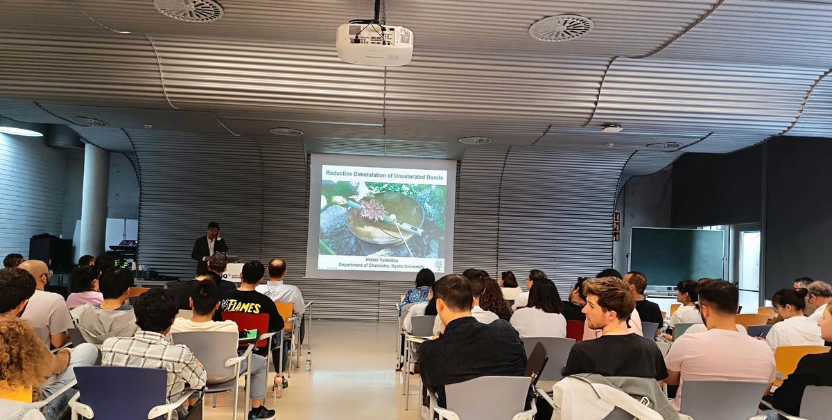 #ICIQEvents 👥Full auditorium yesterday to listen Prof. @SchindlerLab and @yorimitsu_lab Thank you for the enriching lectures and for choosing ICIQ for your meeting @thiemechemistry @synthesis_1969 @synlett_journal