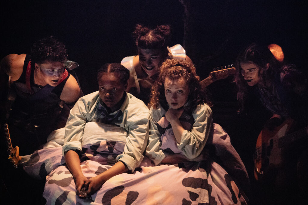 theartsdispatch's tweet photo. Dead Girls Rising review – Traverse Theatre, Edinburgh ★★★★☆
"Perfectly sums up what women have to live with every single day"
@lakshmigrace1 reviews Dead Girls Rising from @SilentUproarPro at @traversetheatre
https://t.co/k4WS7LeQam https://t.co/vjsFZxofy2