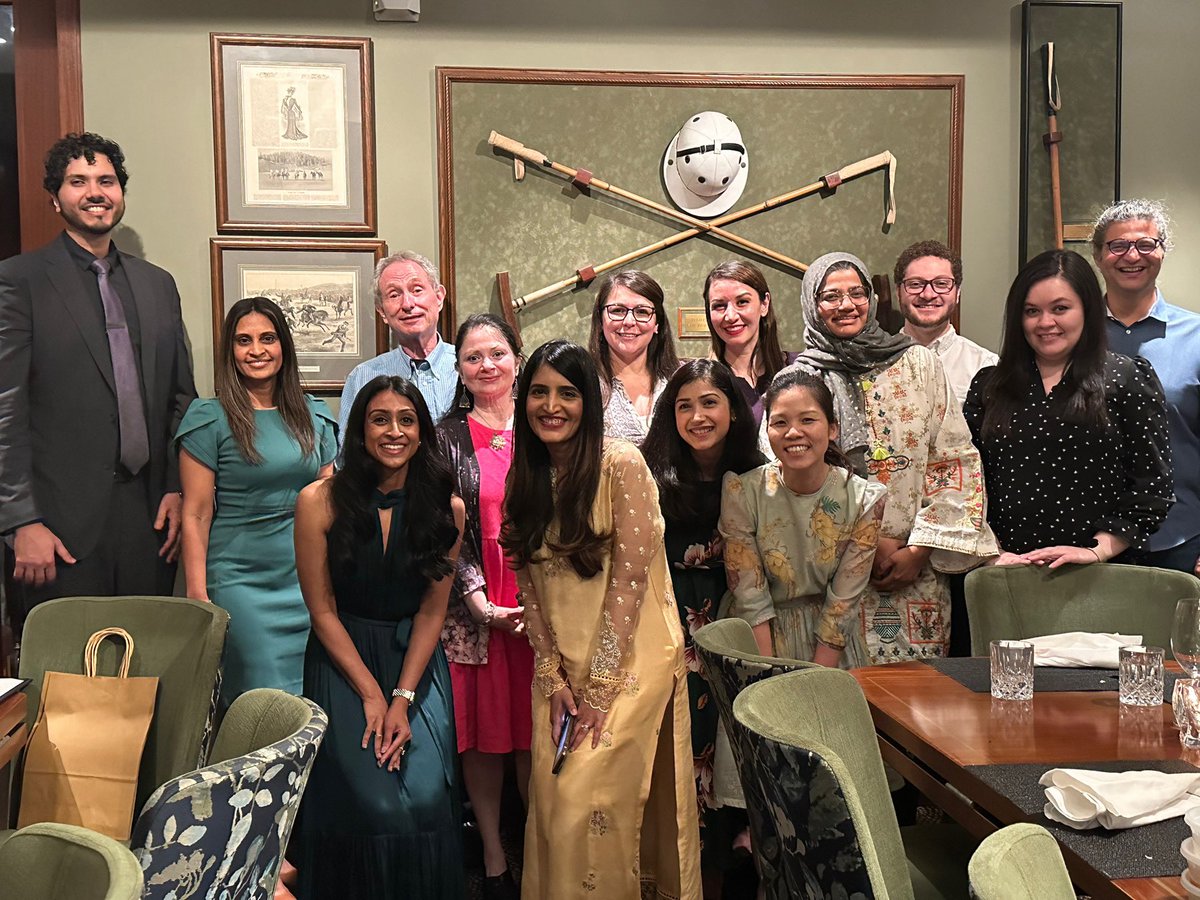 SamanehDowlat's tweet photo. Endocrinology Fellows graduation dinner! @HMethodistMD @MethodistHosp @VirmaniSamarth @AshRasool20 @ArchanaSadhu https://t.co/4dma6FT1NI
