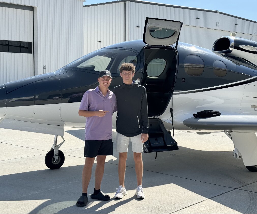 The Chief golfers recently traveled in style to the state golf tournament. Just a short 25 minutes from SGF to Columbia. Wow!!! Go Chiefs!!!