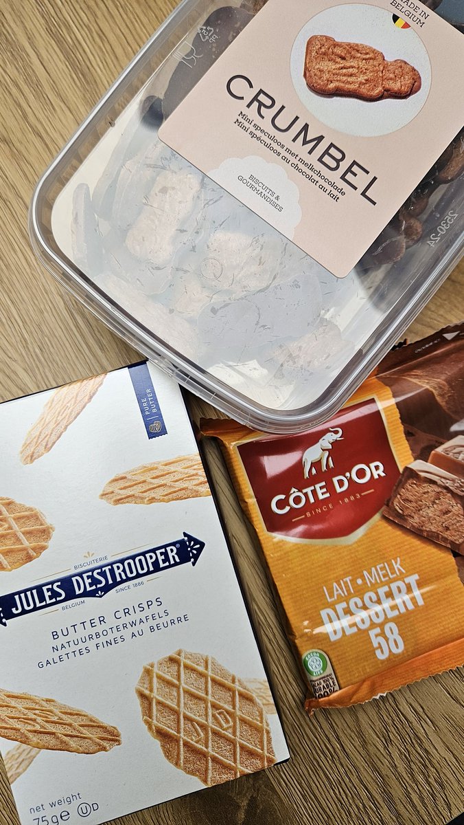 Merci voor al jullie tips!
Ondanks dat een pak frieten een paar keer gesuggereerd werd, is het deze collectie aan zoetigheid geworden.