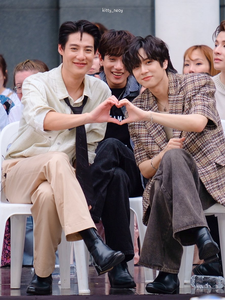 MaKyiKyiSoe's tweet photo. Lee နဲ့ Machel တို့ဘ၀လဲ တကယ်မလွယ်ပါဘူး😍😍
#Sailubpon ⚡🐰💕
#PonThanapon #spysailub
#Leesar #Michaelkvs #กะเพราCHALLENGExFinalRound #ThisLoveDoesntHaveLongBeans
#crdpics https://t.co/cxbfrLFDNO