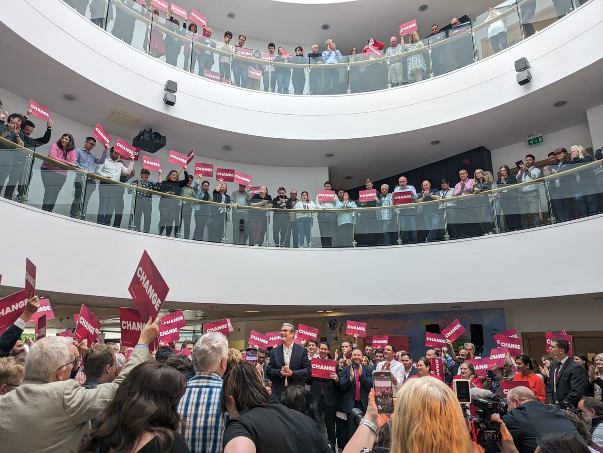 Scotland can send more than a message to Westminster. We can send a Government 🌹💪🙌 Proud to be with our brilliant Glasgow candidates and friends at the @ScottishLabour campaign launch this morning🙌🌹 See you all on a doorstep soon! Change is coming🌹.