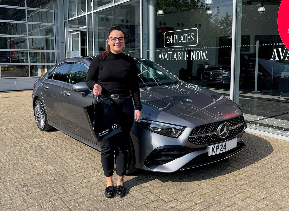 Introducing #NewStarter Lori Allen who joins Marshall #Mercedes-Benz of #Chichester as a Sales Executive. We’re over the moon to have you onboard Lori – welcome to Marshall! #marshallmoments