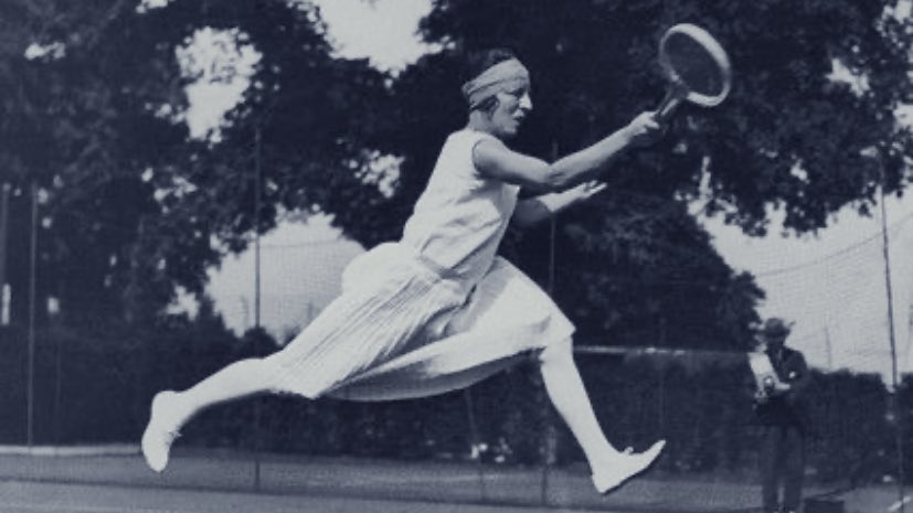 Today is Suzanne Lenglen's birthday. A 6x #Wimbledon champion, Suzanne was nicknamed 'The Goddess.' She had a certain flair, & attacked the net and played with aggression. Suzanne was also an early advocate for fair pay. The #RolandGarros women's singles trophy is named for