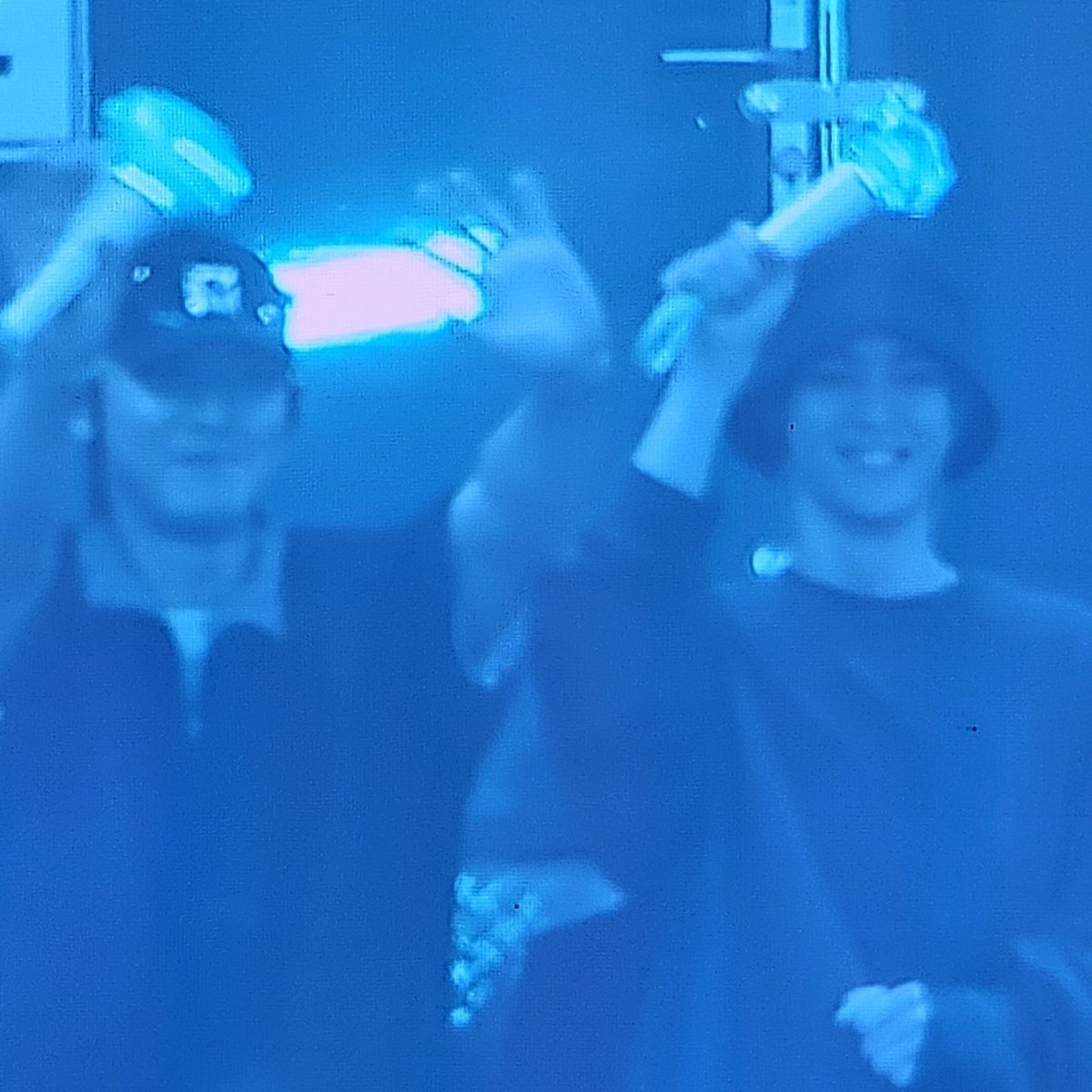 Chanyeol and WayV's Kun at SHINee's concert! LOOK AT CHANYEOL'S SMILE HNGNG HIS CHEEKS 🥹