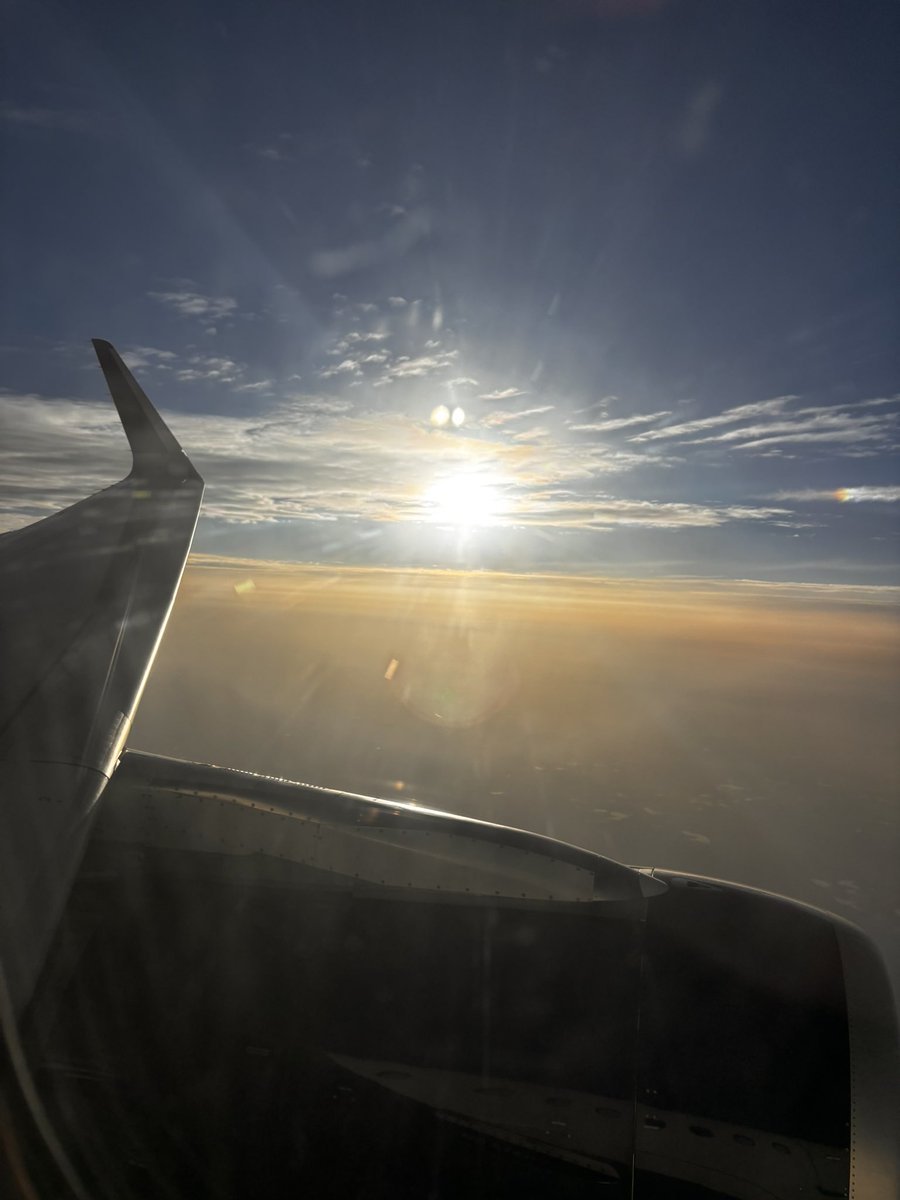 bladeclubber's tweet photo. NYC > LHR - let’s go!! #amflying https://t.co/h8PB6huuOY
