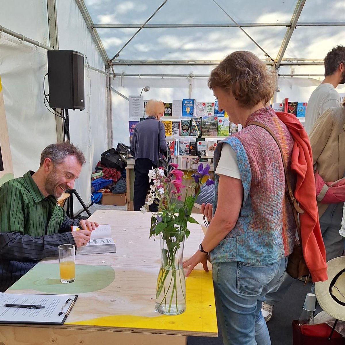 What a brilliant two days on the road with Thomas Heatherwick! The #Humanise campaign demands we inject human emotion into the heart of design for the sake of ourselves & our planet, and where better to discuss this than at the incredible @hayfestival and @CharlestonTrust.