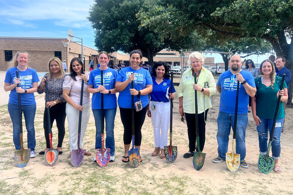 Congratulations to @HolmsleyCFISD for being the first school in CFISD to receive a SPARK School Park playground donation! cfisd.net/site/default.a… #CFISDSpirit 🎉