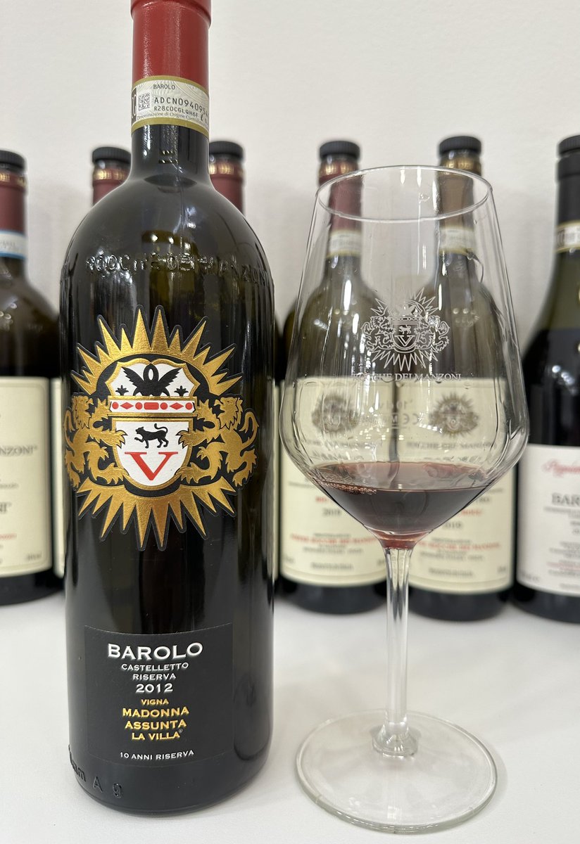 🇮🇹🍷 Barolo D.O.C.G. Riserva 10 Anni Castelletto 'Vigna Madonna Assunta la Villa” 2012 🍷il primo anno di produzione risale al: 1999 #italy #piemonte #barolo #wine #winelover #italianwine #marketing #business #twitch #cheers