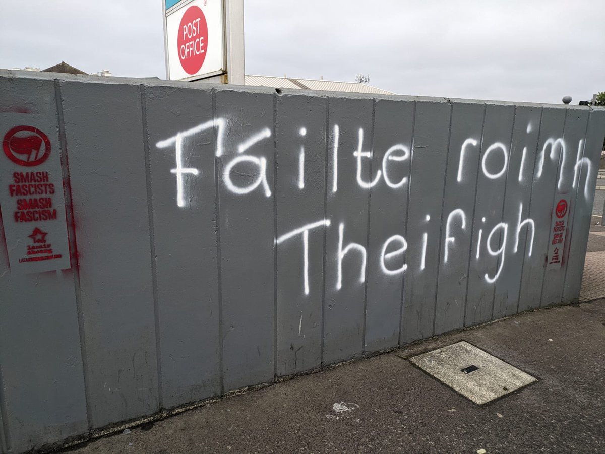 Lasair Dhearg activists in West Belfast covered up racist graffiti that has recently appeared in the area. Fascism will never be welcome in West Belfast. 1/2