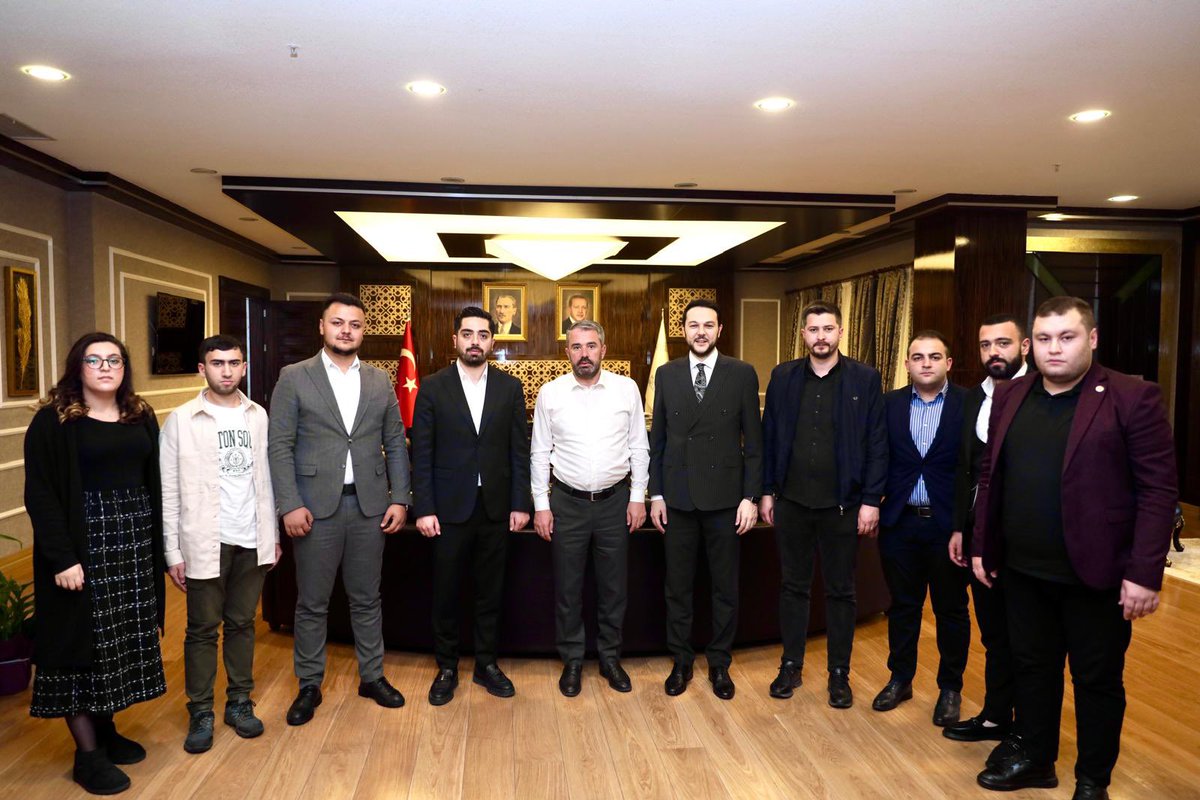 AK Parti Ankara Gençlik Kolları Başkanımız Sayın Ülkü Efe Demirhan ve yönetim kuruluna nazik ziyaretleri için teşekkür ederim. #pursaklar #cuma