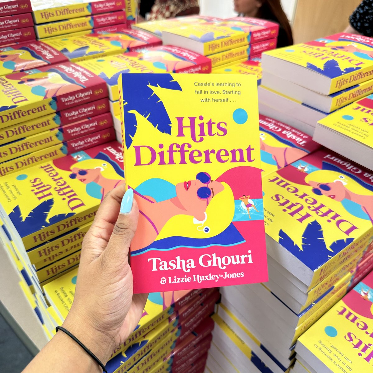 Decided to make our own summer this year! Final copies of HITS DIFFERENT by Tasha Ghouri and @littlehux are in and the two-week countdown to pub day officially begins ☀️ lnk.to/Hits-Different