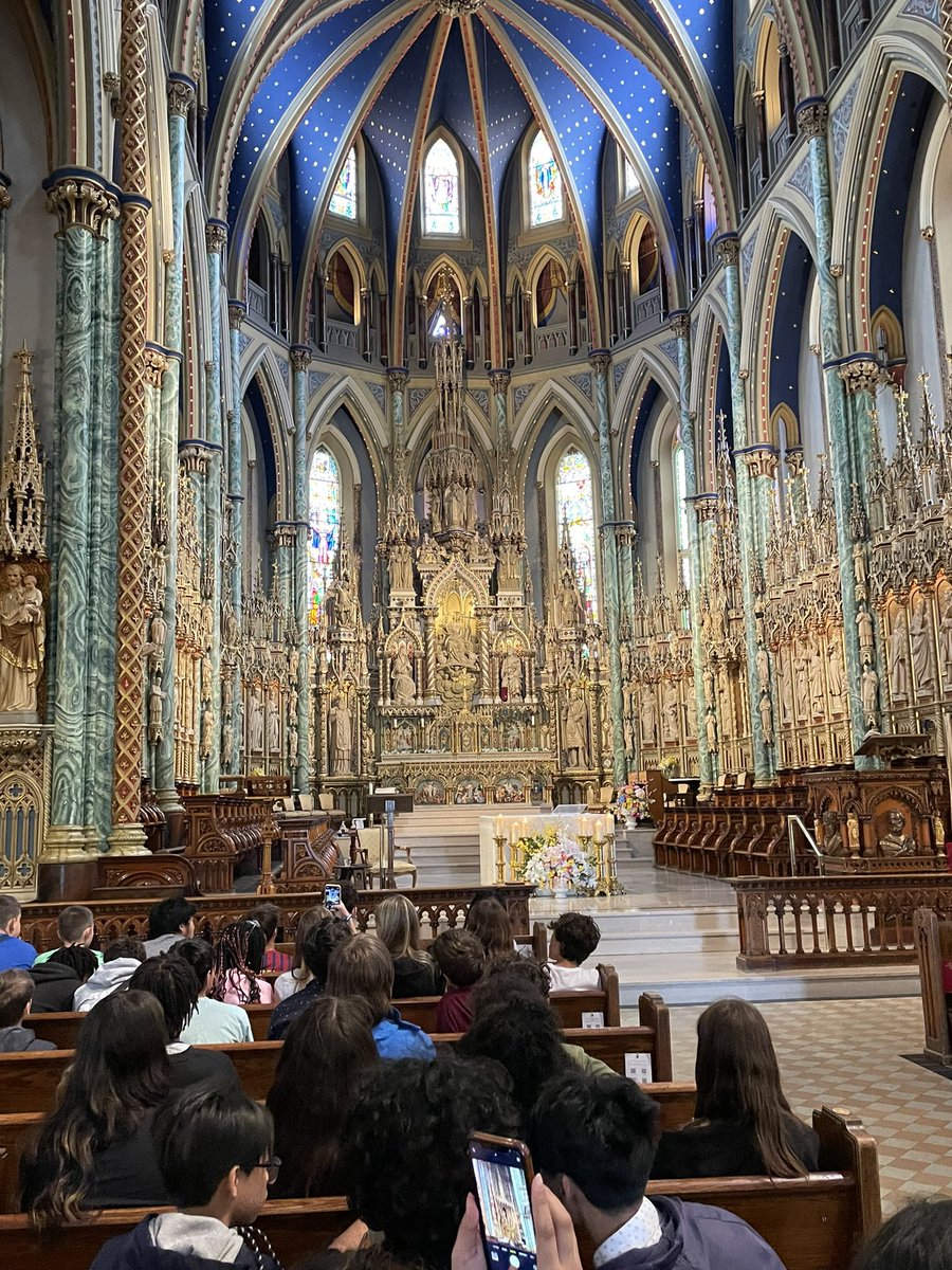 Mass at Notre Dame 🙏🏽✝️