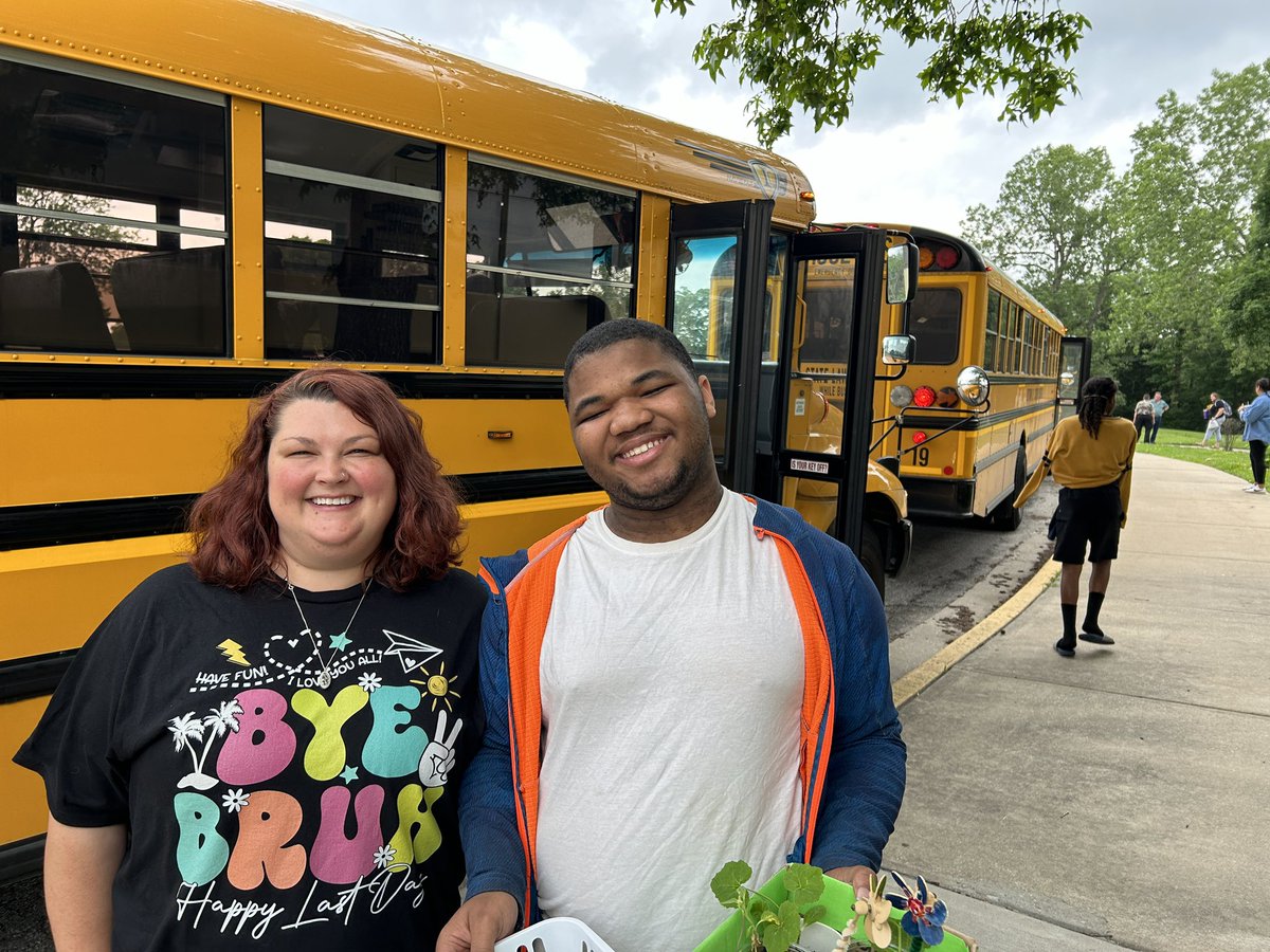 It’s the Last Day of the 2024-25 school year & we are all smiles. See you next year RQS! #RaytownQualitySchools #wearerqs #lastdayofschool #raytownmo