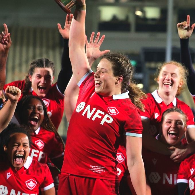 🏉💼 Le programme de cheminement professionnel de NFP, une société de Aon, aide les joueuses de @RugbyCanada à bâtir leur carrière entre les entraînements et les parties. 📰 Lisez l’article dans le @globeandmail : theglobeandmail.com/sports/article…