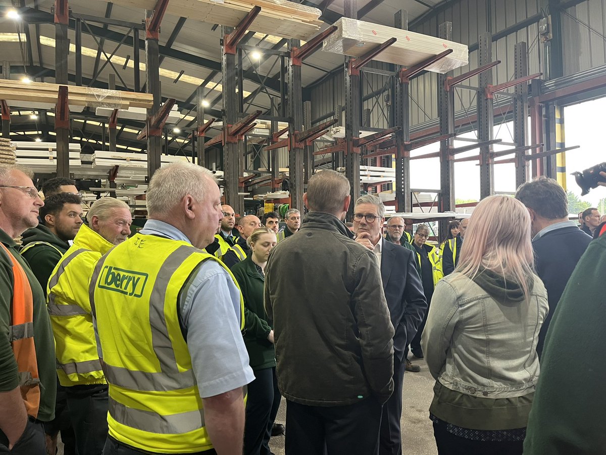 Starmer taking various questions from workers at a building depot in marginal seat in NW, covering off pensions, potholes, defence spending, leaseholders, NHS. In GE campaigns, public interactions often very controlled but this was unfiltered