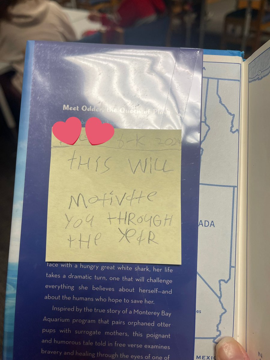 MrsV_SMSD's tweet photo. 6th graders are leaving their mark in our library. They picked a book that left an impact on them and left an encouraging note for the next @THTigers512 to read. https://t.co/VxoWc0Yahx
