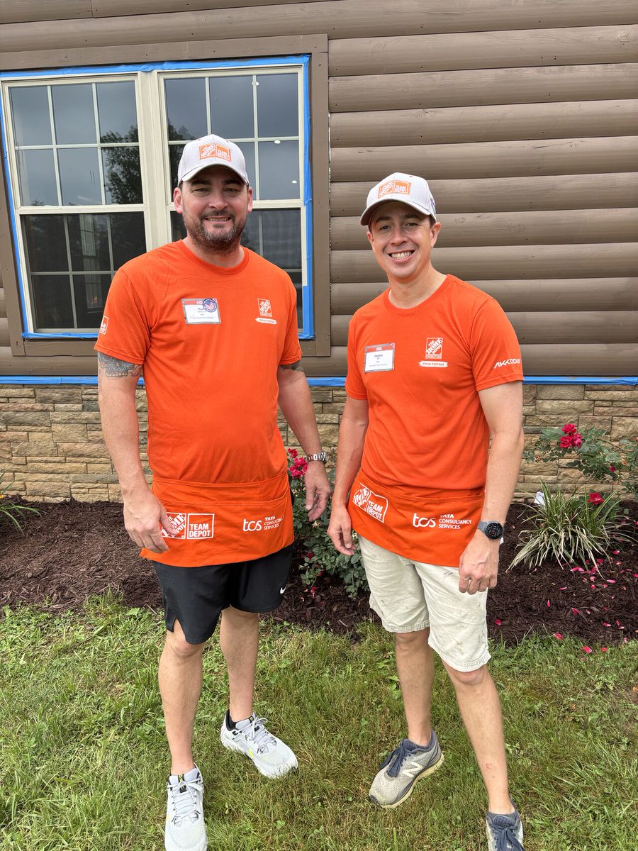 MDSi_inc's tweet photo. Thank you Stephen Bell and Ryan Denicourt for representing @MDSi_inc at The @HomeDepotFound event benefiting Active Heroes, Inc.

#SupportOurVeterans #MemorialDay #TeamDepot #THDFoundation #ActiveHeroes #MDSiCares https://t.co/mFOw8oZHyZ