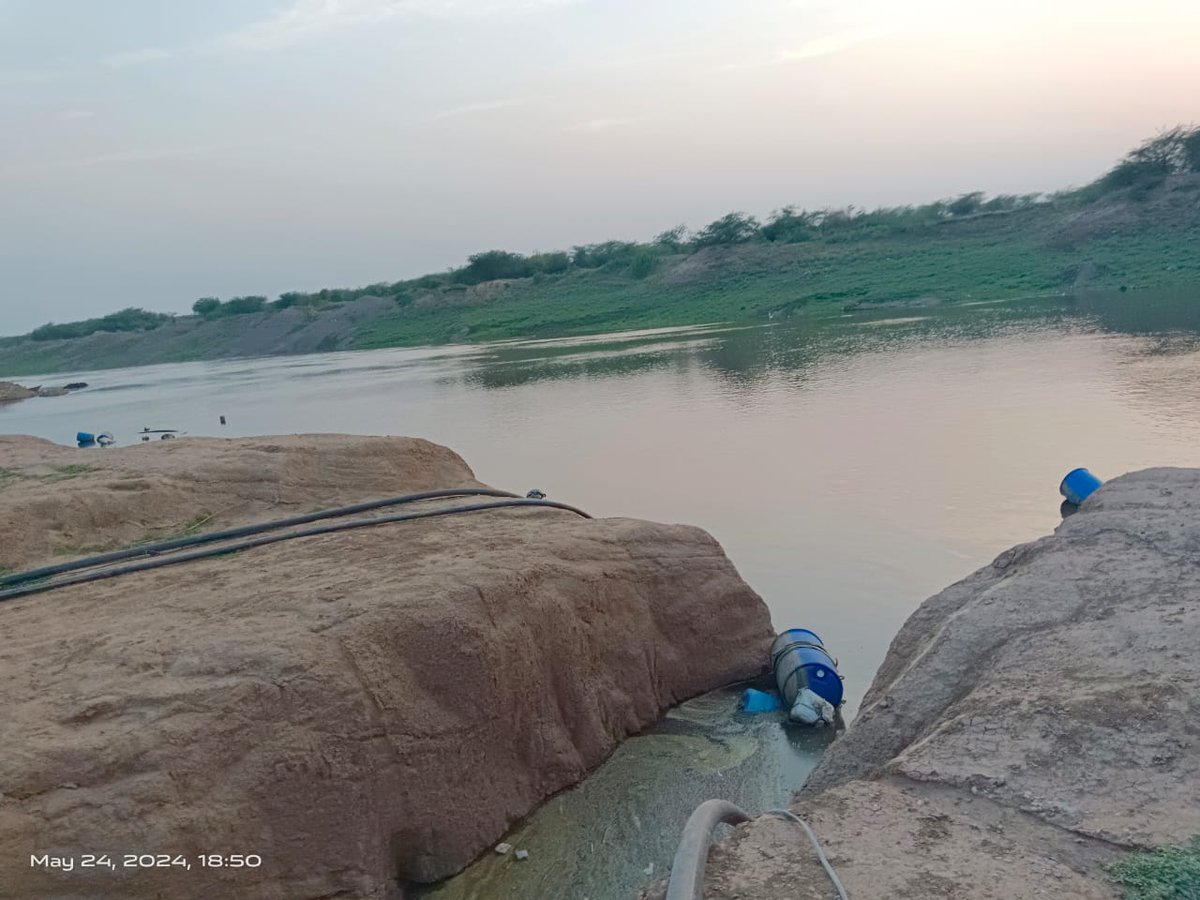 दुष्काळी परिस्थितीमुळं भीमा नदीपात्रालगतच्या गावांमध्ये पाण्याची तीव्र टंचाई होती आणि म्हणून पाणी सोडण्याची मागणी करून त्याबाबत पाठपुरावाही सुरू होता. अशातच पुणे जिल्ह्यात २-३ अवकाळी पाऊस झाल्याने दौंड, पुरंदर, यवत भागातील पाण्याची मागणी कमी झाली. त्यामुळे खडकवासला जलसंपदा