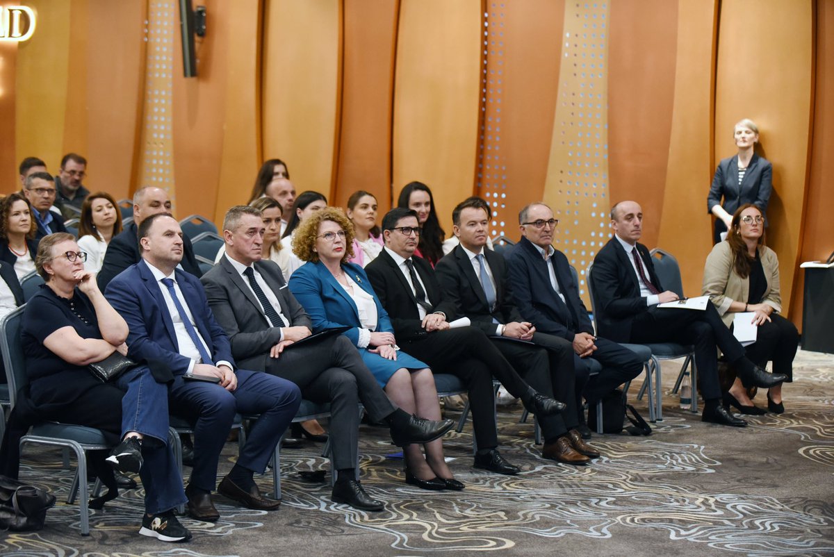 UNDP_Kosovo's tweet photo. Thrilled to launch UNDP's Economic Resilience Programme! This initiative supports #MSMEs, farmers &amp; producers, to grow &amp; become competitive in the market economy. Over 40,000 companies have benefited worldwide. Now it’s #Kosovo’s turn!

#UNDPKosovo25Years #ERD #InMotion #GYB #SD https://t.co/VTGcbQnpGT