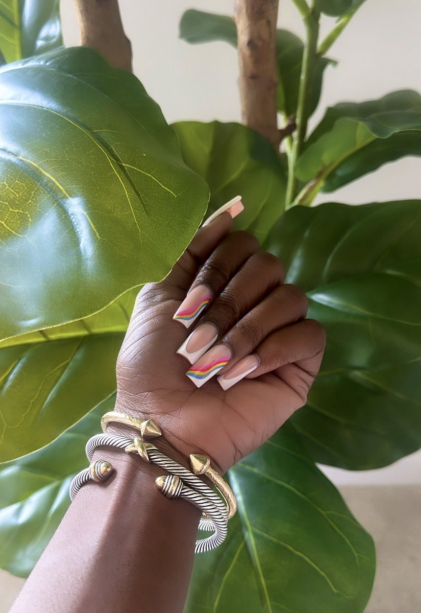 miaaliya_'s tweet photo. ๐จ Bringing you colors ! #DCPRIDEWEEKEND https://t.co/7MipfgzstB