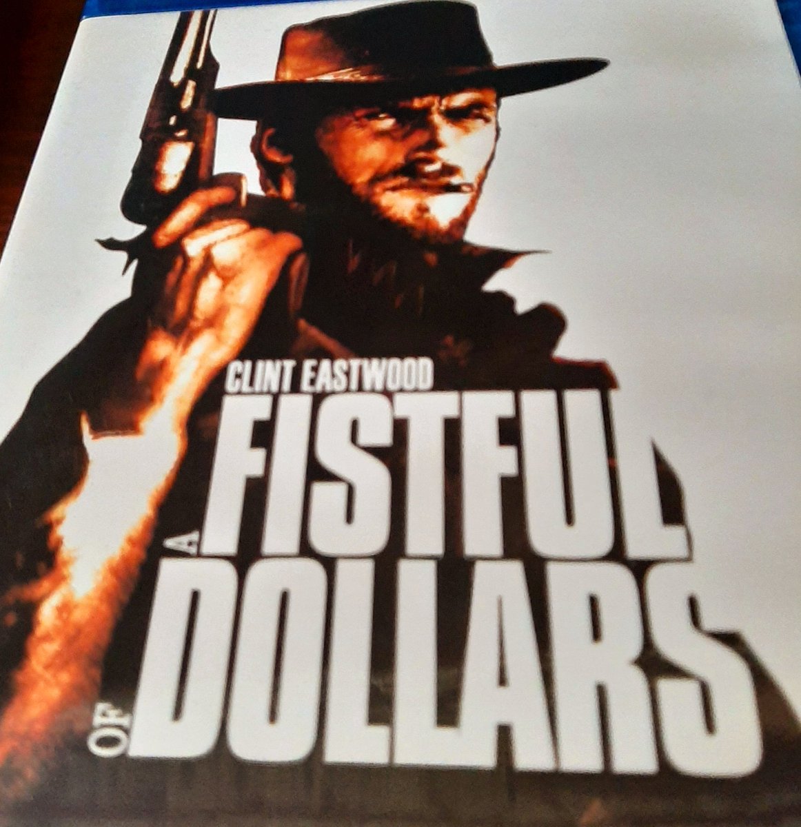 One of tonight's films, Sergio Leone's gritty 'spaghetti western' A Fistful of Dollars staring Clint Eastwood.
🤠👢🤠👢🤠👢🤠👢🤠👢🤠
#themanwithnoname #clinteastwood #sergioleone #spaghettiwestern #bookmarkquinn #afistfulofdollars