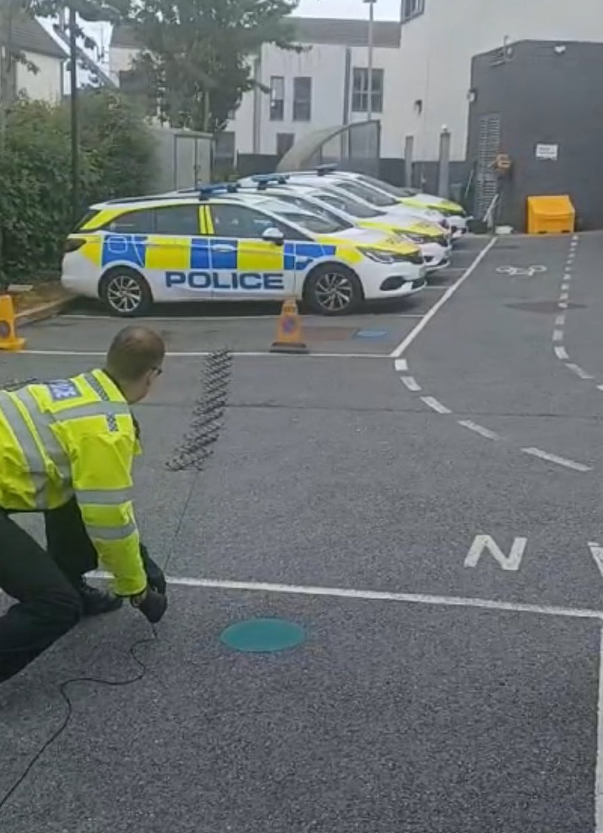 SouthDevon_SC's tweet photo. A number of our team are training on the #stinger deployment skill. So we can safely & rapidly deflate tyres π when a vehicle #FailsToStop for police. We will be able to make use of the equipment to support our @DC_RPT and @DC_NoExcuse colleagues in #SouthDevon #OneTeam https://t.co/Q3koNM2EBx